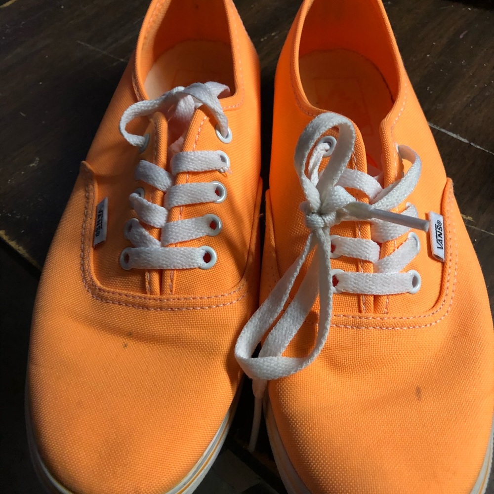 shoes/ lowtop vans